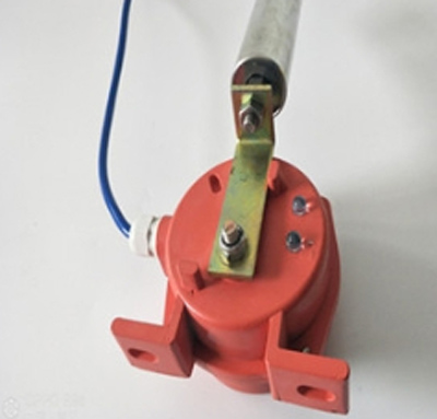 KLT1-1-2提升機(jī)皮帶糾偏開關(guān)、KP11-12-30跑偏開關(guān)生產(chǎn)廠家